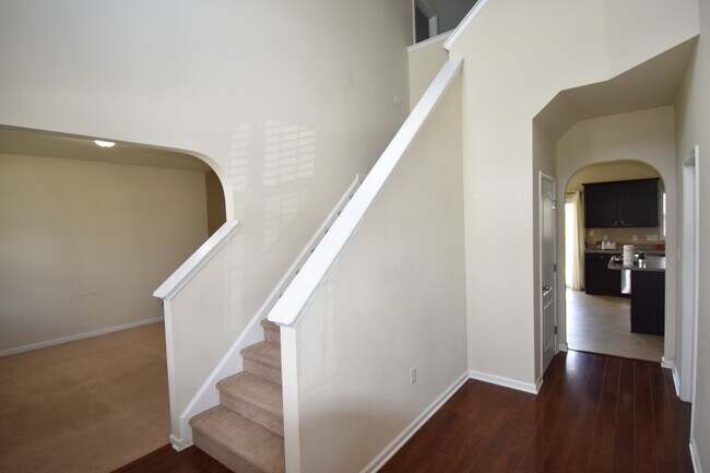Foto del edificio - 3 Bedroom and 2.5 Bath- Brownstone Farms- ...