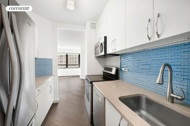 Foto del edificio - 240 E 47th St