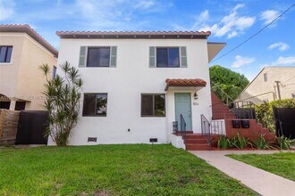 Building Photo - 1136 SW 12th Ct