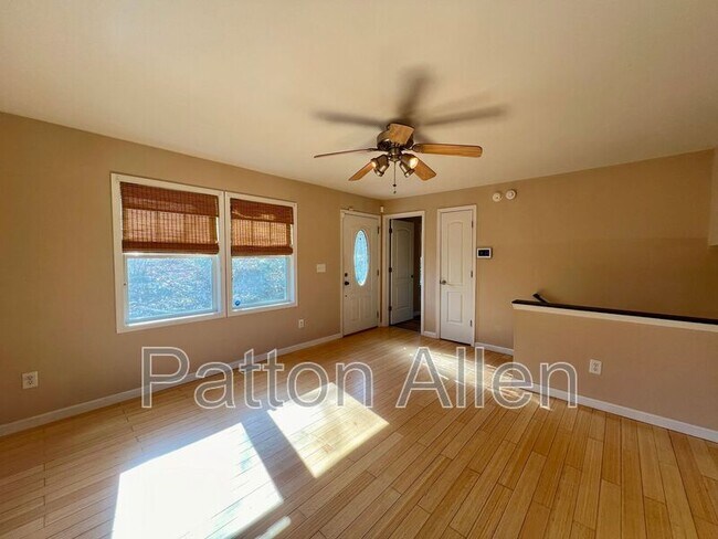 Building Photo - 80 Oakwood St