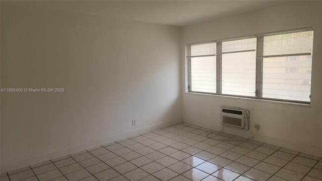 Building Photo - 280 SW 11th Ave