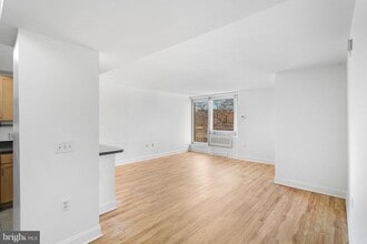 Building Photo - 800 4th St SW