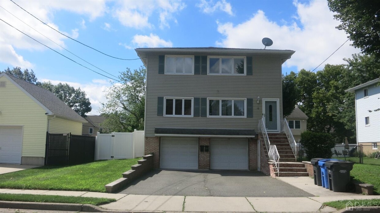 12 Van Buren Ave Unit 2, Metuchen, NJ 08840 Room for Rent in Metuchen