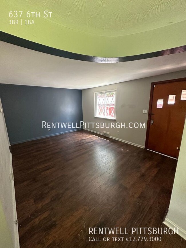 Foto del edificio - 3 Bedroom Home in Clairton - Accepting Sec...