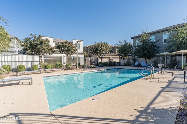 Building Photo - 3020 N 37th Pl