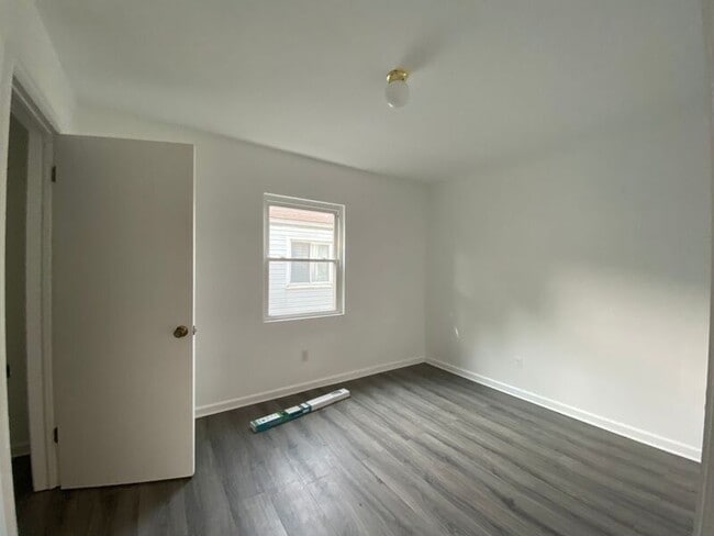 Foto del edificio - 108 Columbian Ave