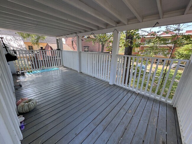 Foto del edificio - 1BR/1BA For Rent