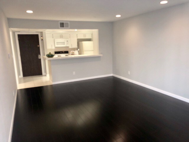 Dining/Living Area - 7556 Hampton Ave