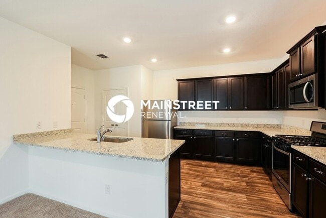 Building Photo - 5 Bedroom Pet-Friendly Home in New Braunfels, TX with Main Street Renewal