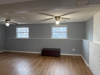 Living room - 3334 Pickwick Ln