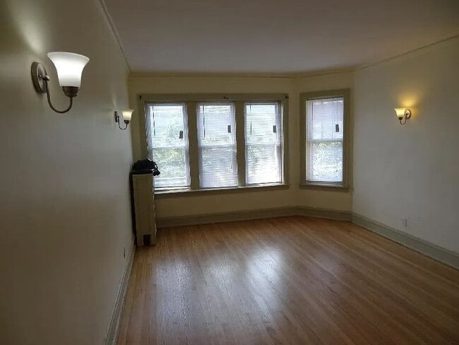 Building Photo - 121 Elmwood Ave