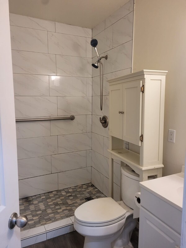 Foto del edificio - 519 W 219th St