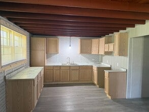 Building Photo - 103 Hollyhock Ln