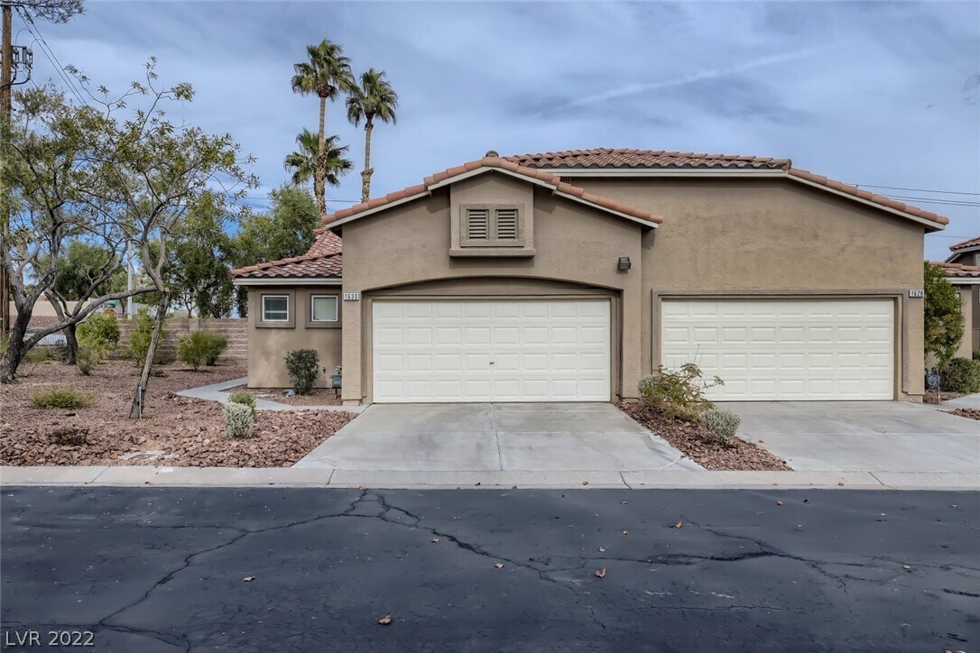 1630 Azure Springs Ave, Henderson, NV 89014 Townhome Rentals in