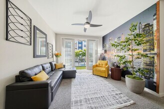 Building Photo - 1700 W Cleveland St