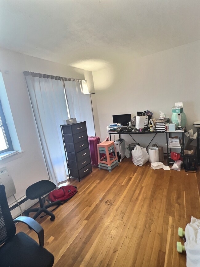 Building Photo - 1027 Commonwealth Ave