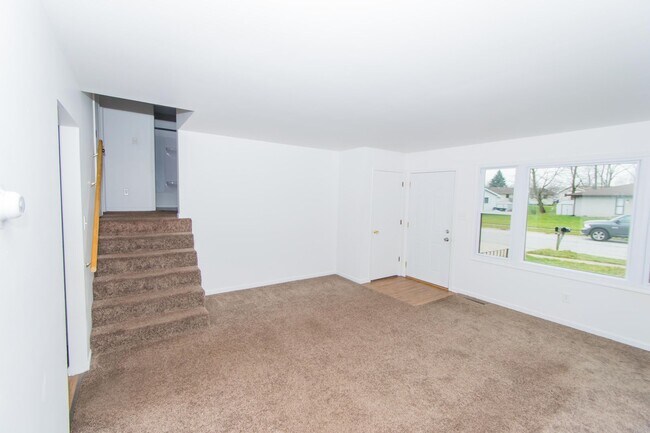Foto del edificio - Spacious 2 bedroom / 1 bathroom Duplex for...