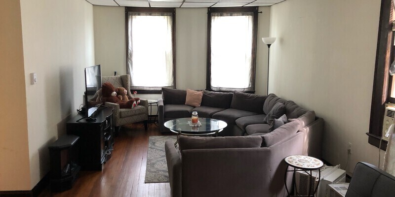 Foto principal - 132 Broughton Ave