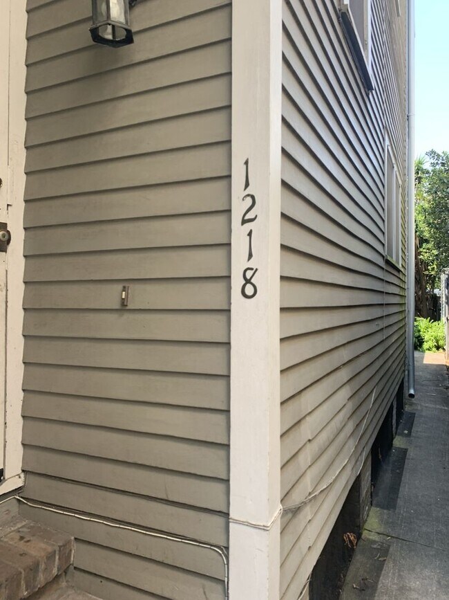Building Photo - 1218 Joseph St