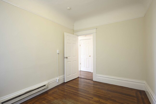 Building Photo - 1301 Leavenworth St