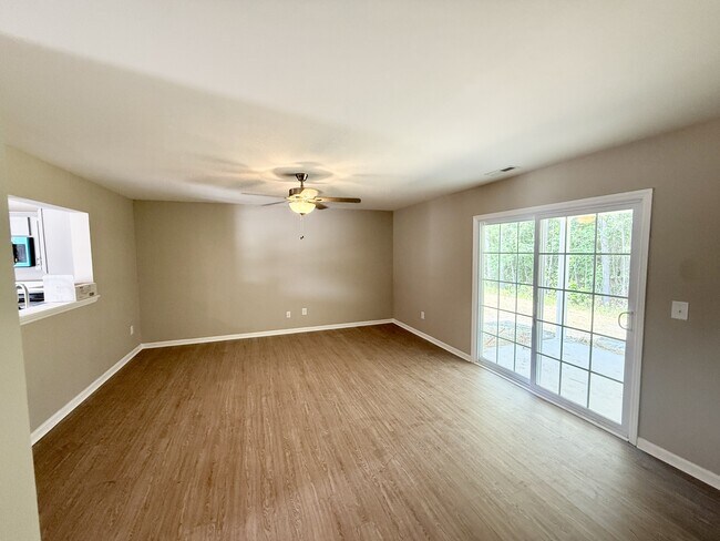 Building Photo - 4033 Lucerne Ct