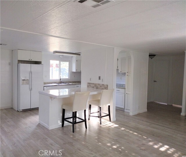 Building Photo - 205 Ponderosa
