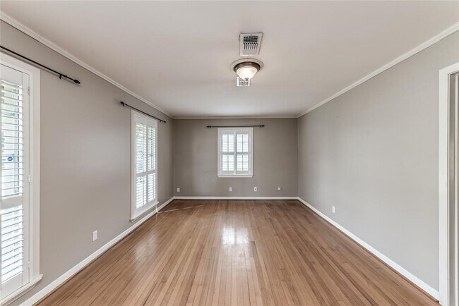Foto del edificio - 5537 Lincrest Ln