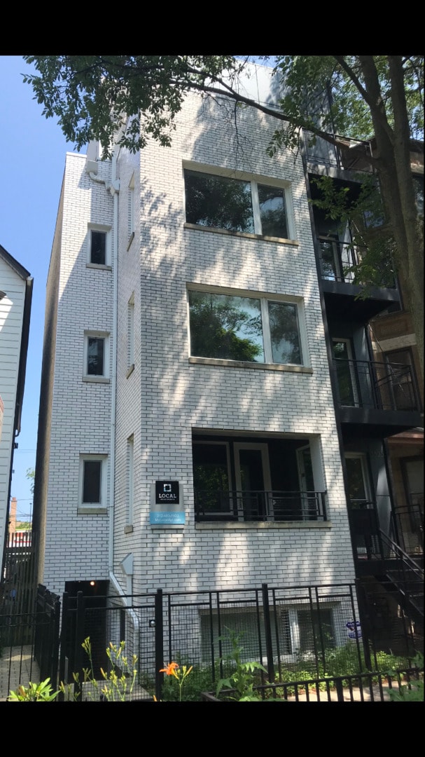 Building Photo - 3525 N Reta Ave