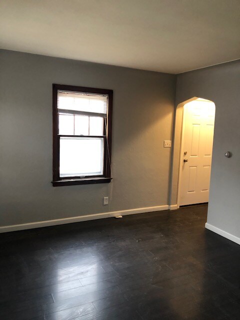 Building Photo - 4515 N Haven Ave