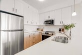 Photo principale - 1-Bedroom Suite in Sunningdale Heights – M...