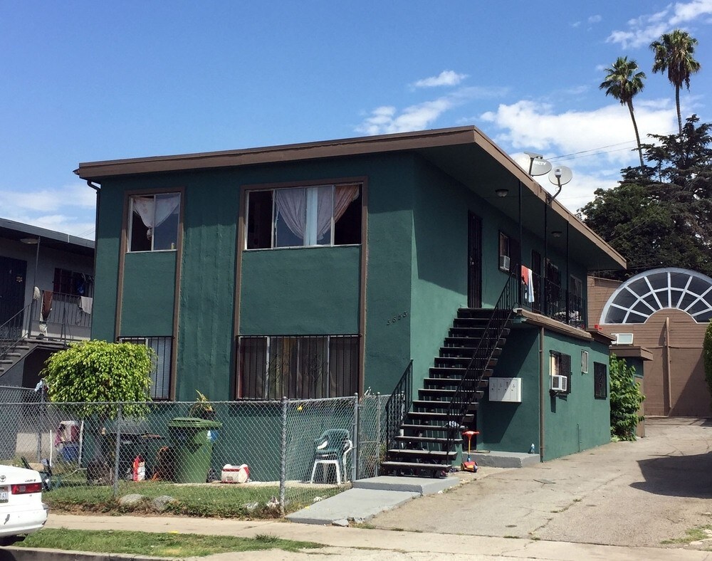 Primary Photo - 3853 Montclair St