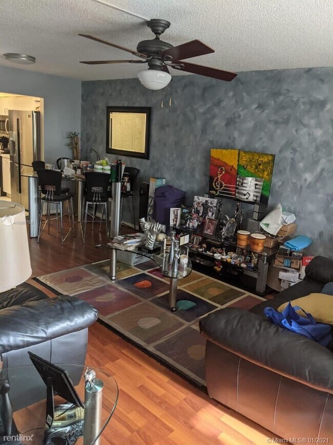 Building Photo - 3 br, 2 bath Condo - 7261 NW 16th St