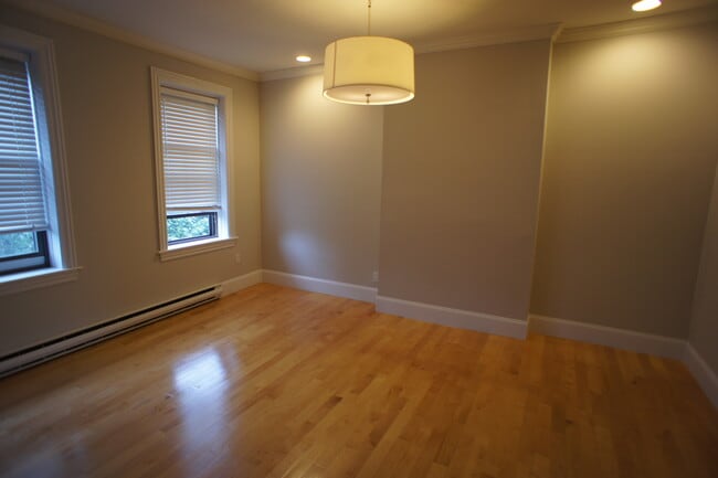 Building Photo - 216 W Springfield St