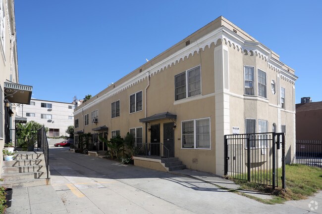 Building Photo - 2881 W 7th St