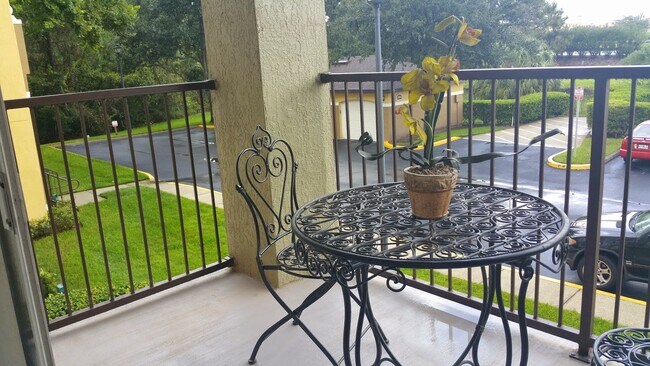 Foto del edificio - Gorgeous 2/2 Wood Floors Condo For Rent @ ...