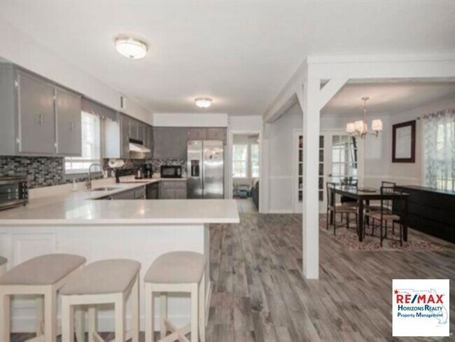 Foto del edificio - Incredible property with solar panels!