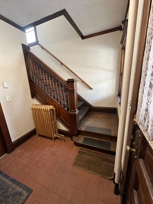 Building Photo - 816 Ashland Ave