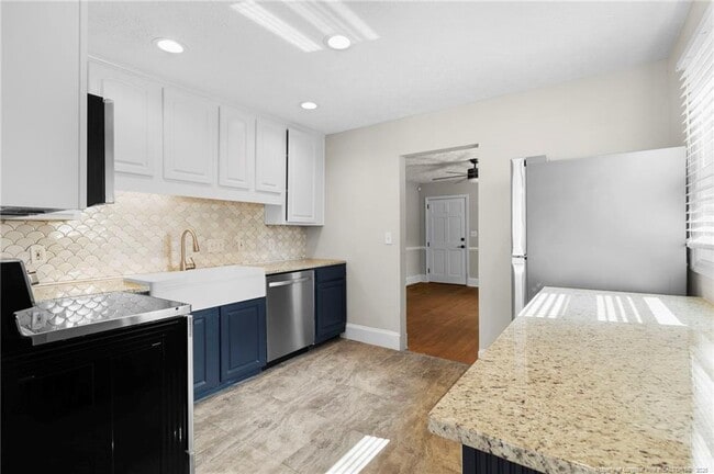 Building Photo - 2219 Westdale Dr