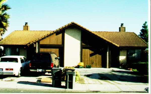 Building Photo - 109-111 Bond Ave