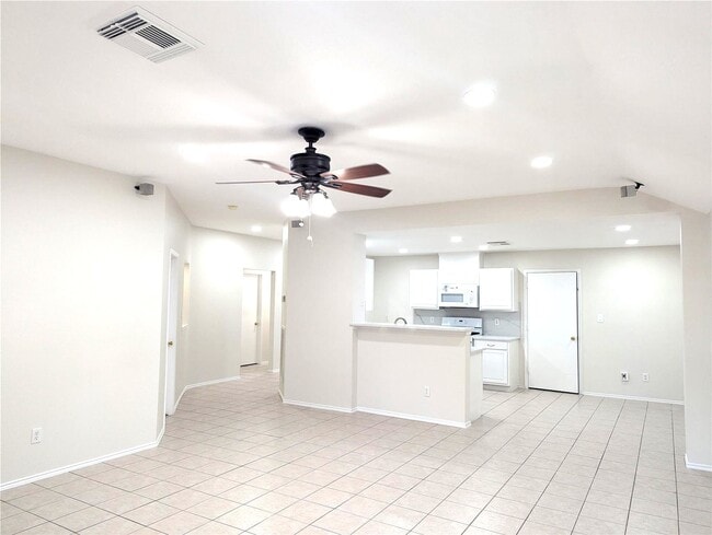 Building Photo - 9202 Aberdeen Lake Dr
