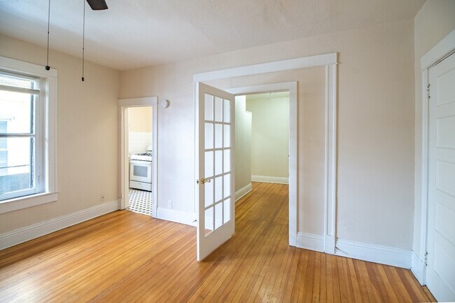 Foto del edificio - 1531 N Washington St