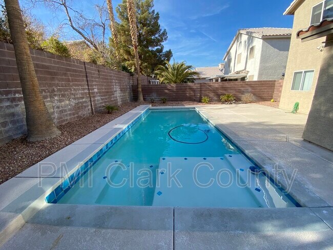 Building Photo - 8409 Bay Crest Dr