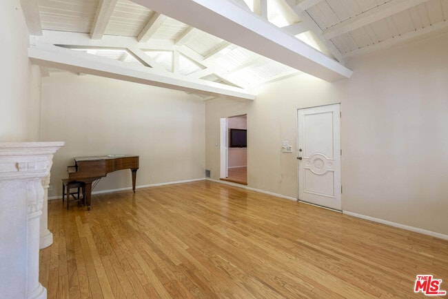 Foto del edificio - 352 S Wetherly Dr