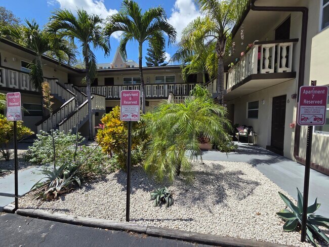 Foto del edificio - 720 NE 2nd St