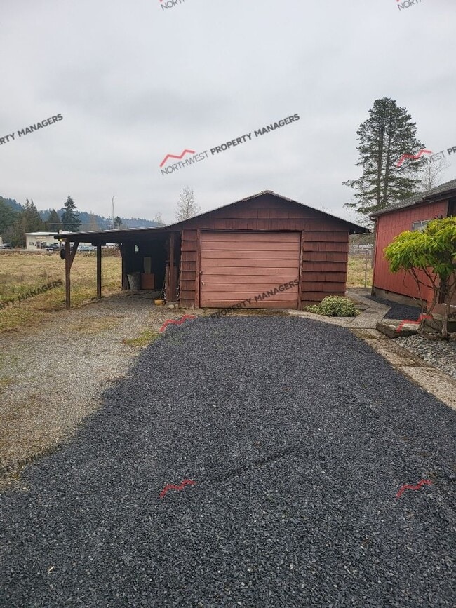 Building Photo - STATUS:  Available | R215 | $1895.00