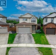 Building Photo - 899 Bradshaw Crescent