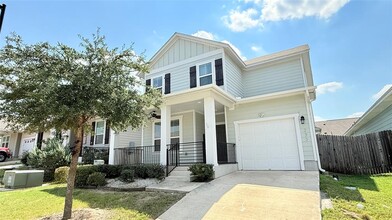 Building Photo - 233 Quemado Dr