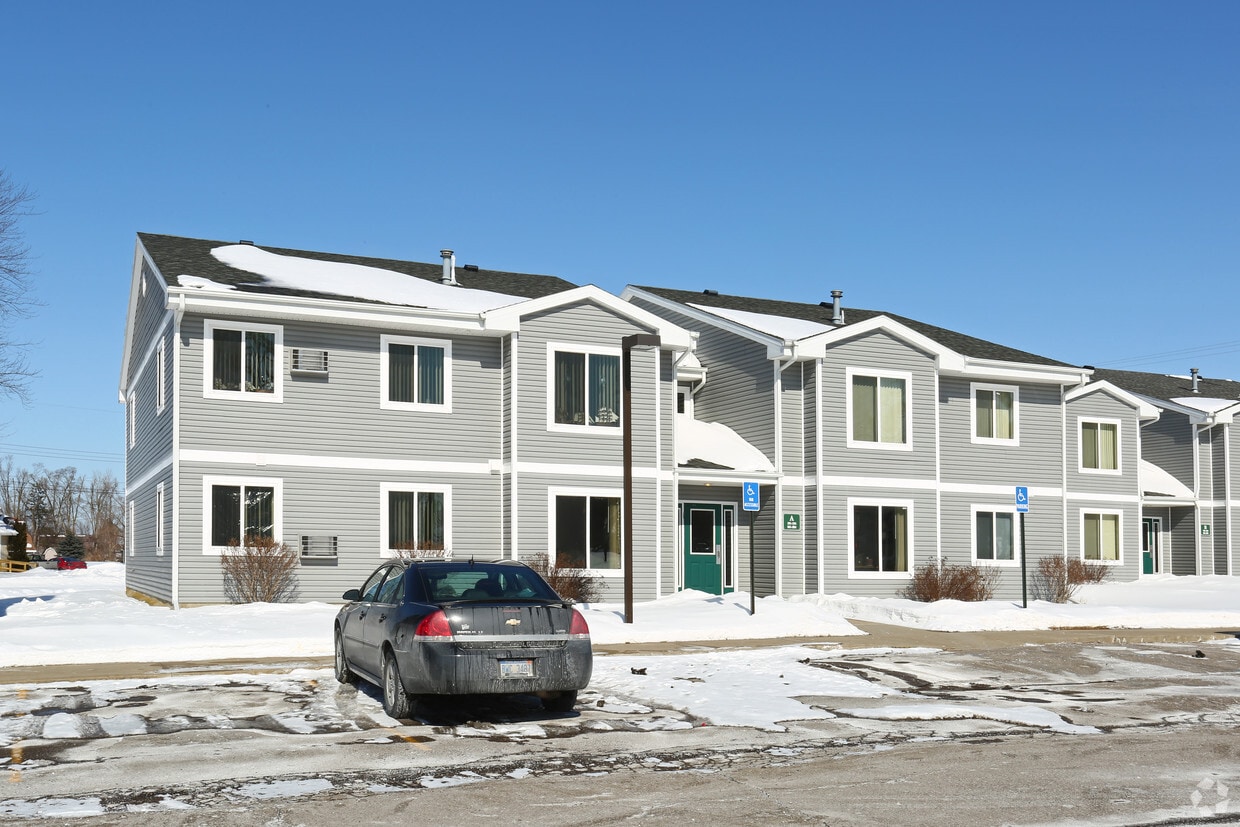 Primary Photo - CENTER PARK APARTMENTS
