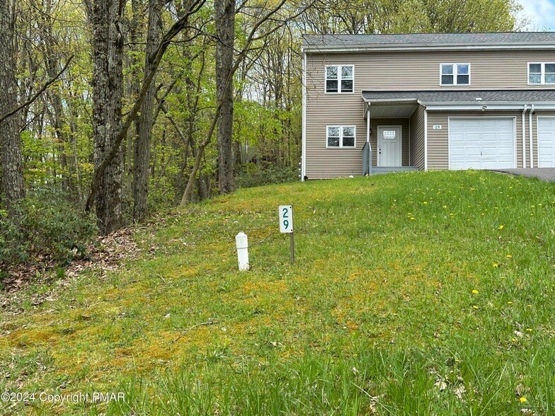 29 Brookeville Terrace Condo for Rent in Mount Pocono, PA