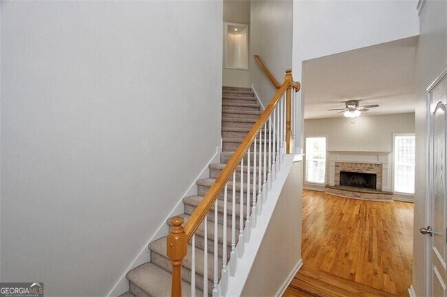 Building Photo - 2210 Orchard Park Cir NW